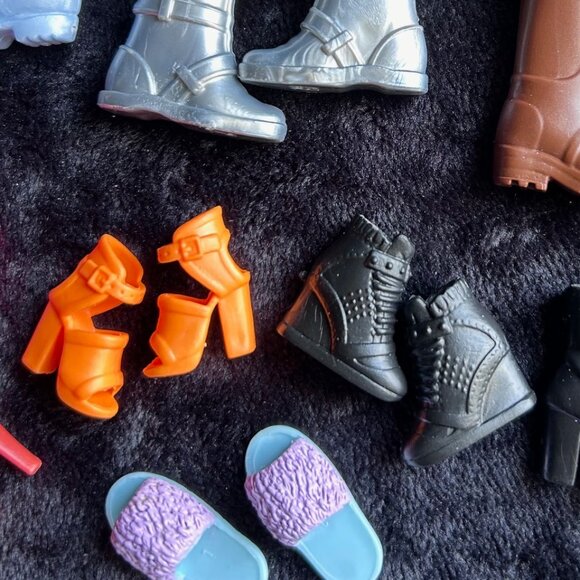 Big Lot of Barbie doll shoes Boots & Heels + Free Gift - Picture 9 of 10